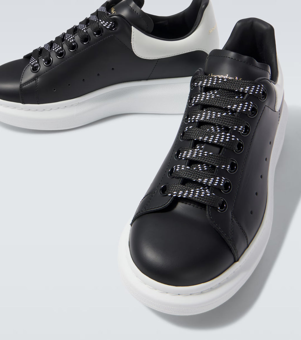 Alexander mcqueen black/white  (master quality )