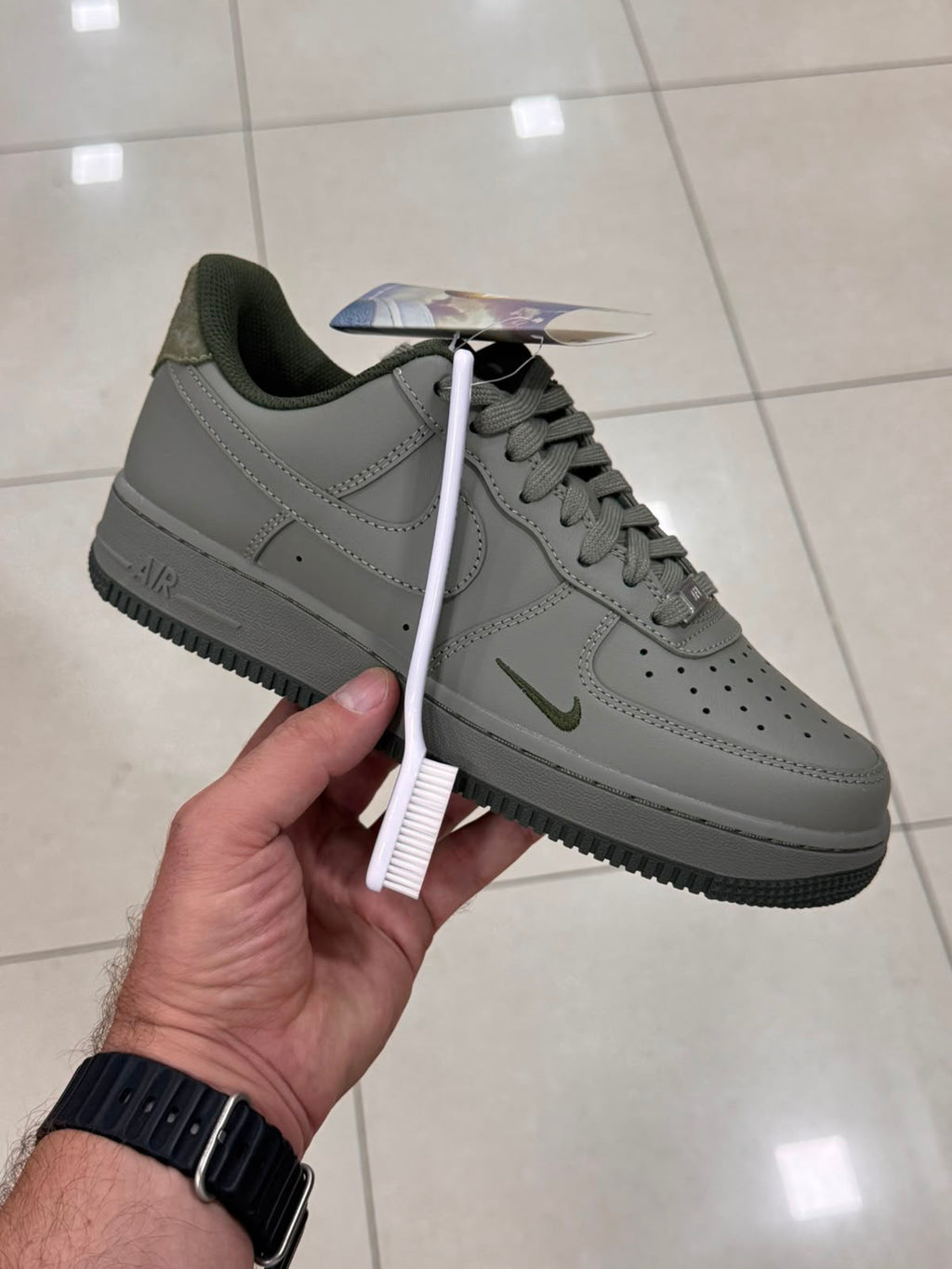 Airforce 1 07 LV8 “green with mini swoosh ”(original with barcode)