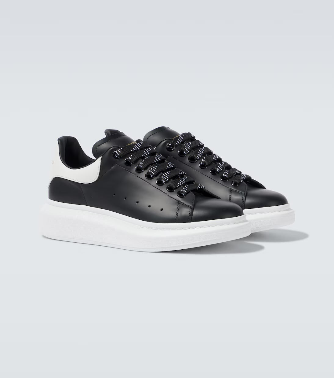 Alexander mcqueen black/white  (master quality )